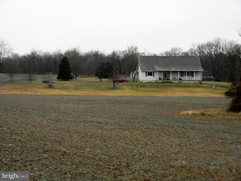 330 Kerrsville Road Carlisle, PA 17015 - Photo 2 of 25 Gallery Image 2
