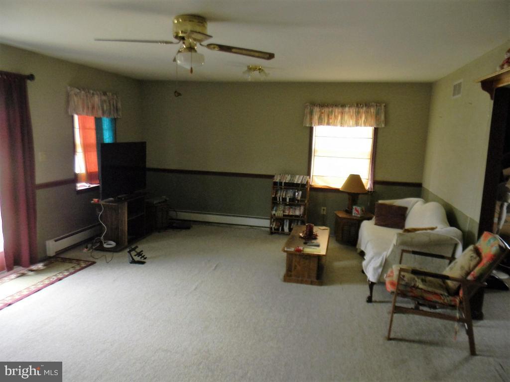 330 Kerrsville Road Carlisle, PA 17015 - Photo 11 of 25 Gallery Image 11