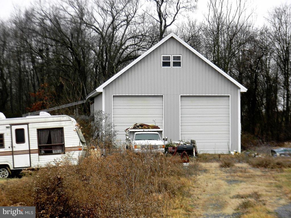 330 Kerrsville Road Carlisle, PA 17015 - Photo 17 of 25 Gallery Image 17