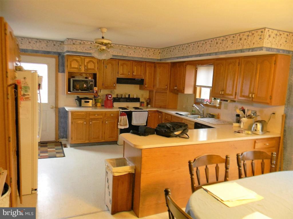 330 Kerrsville Road Carlisle, PA 17015 - Photo 8 of 25 Gallery Image 8
