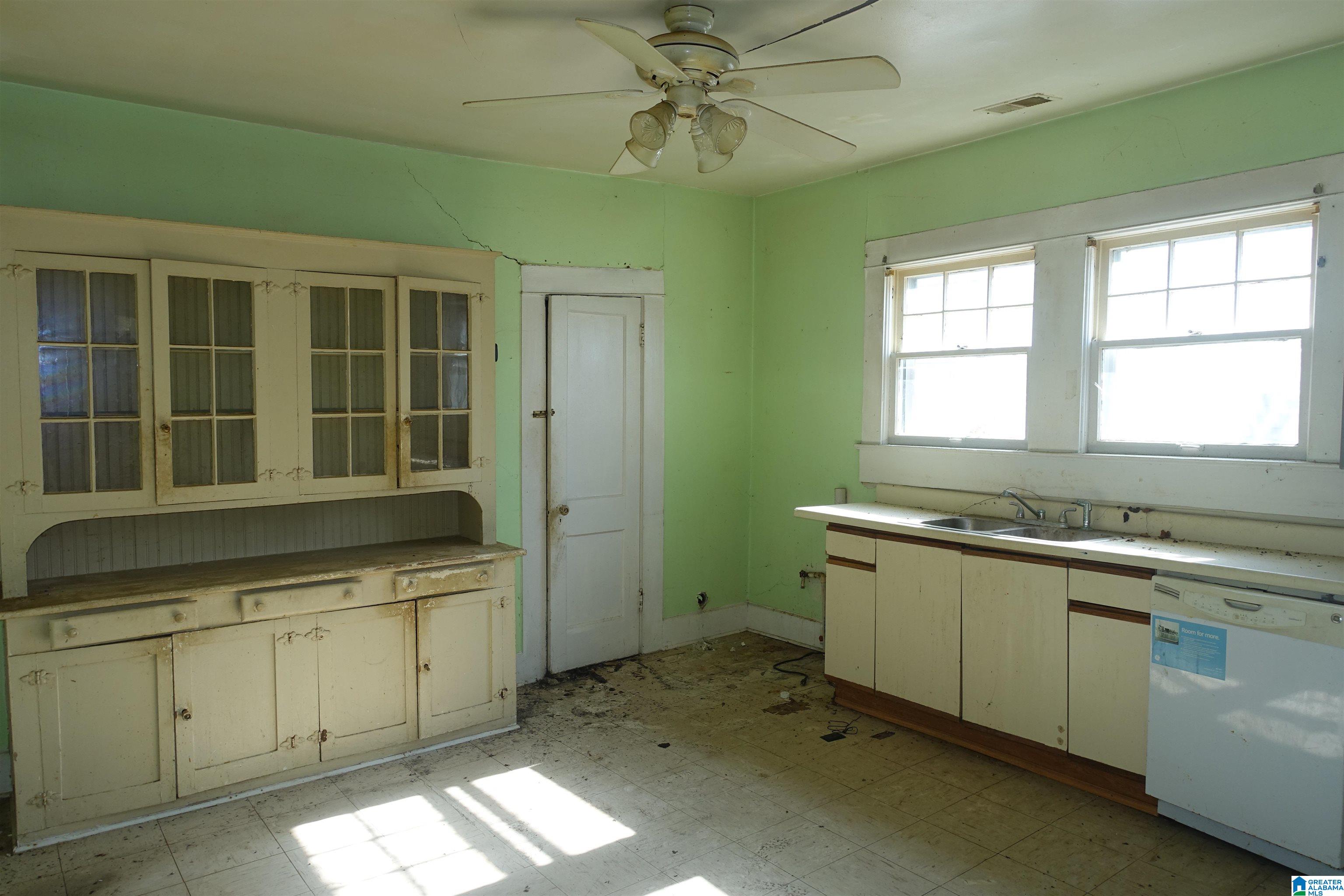 537 17th Street Southwest Birmingham, AL 35211 - Photo 6 of 14