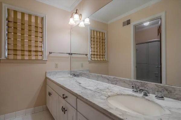 $1,900 | 356 Perkins Extension, Unit 356, Memphis, TN 38117