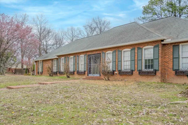 $1,900 | 356 Perkins Extension, Unit 356, Memphis, TN 38117