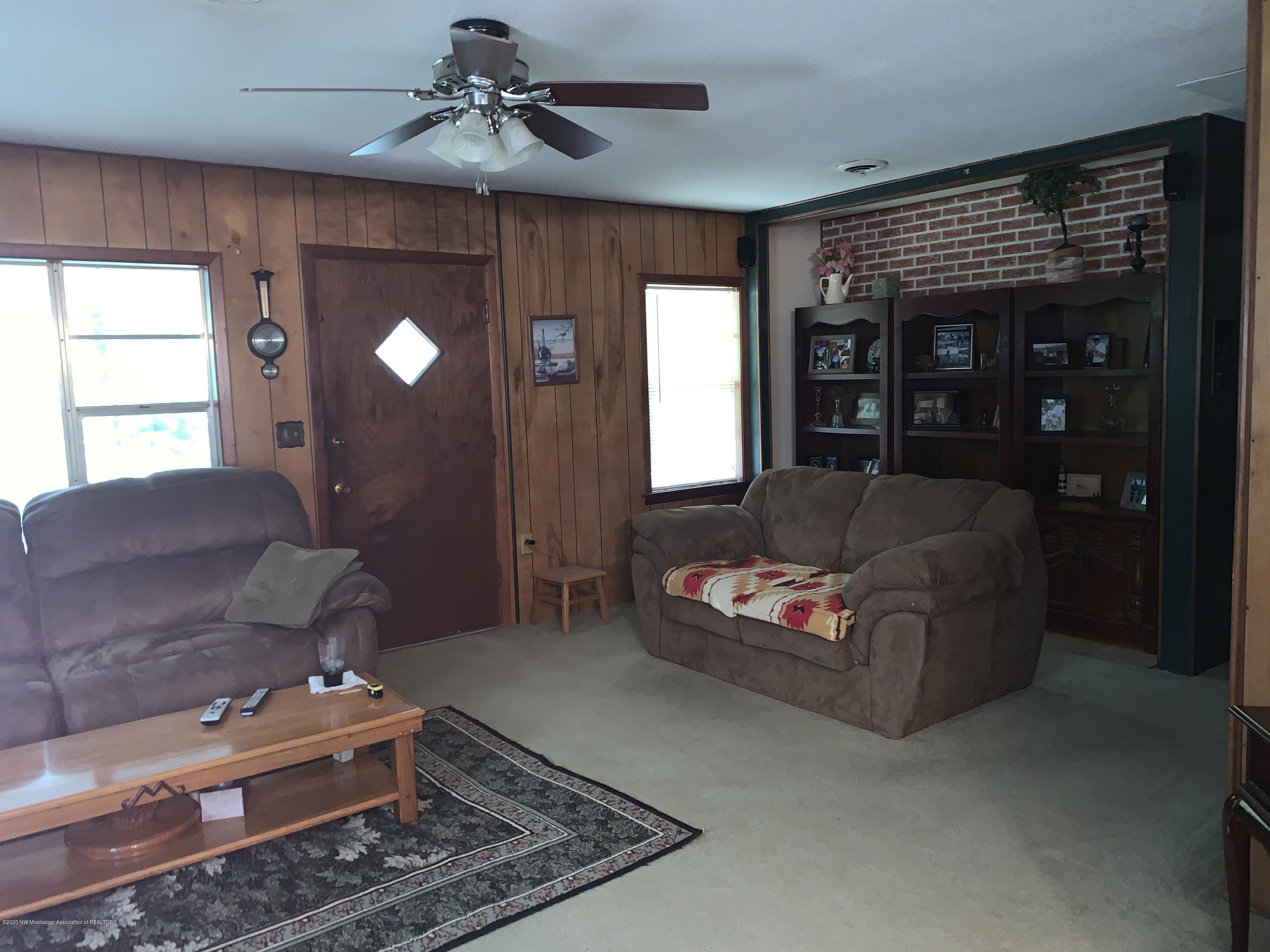805 Stonewall Road Byhalia, MS 38611 - Photo 2 of 28 IMG_4080