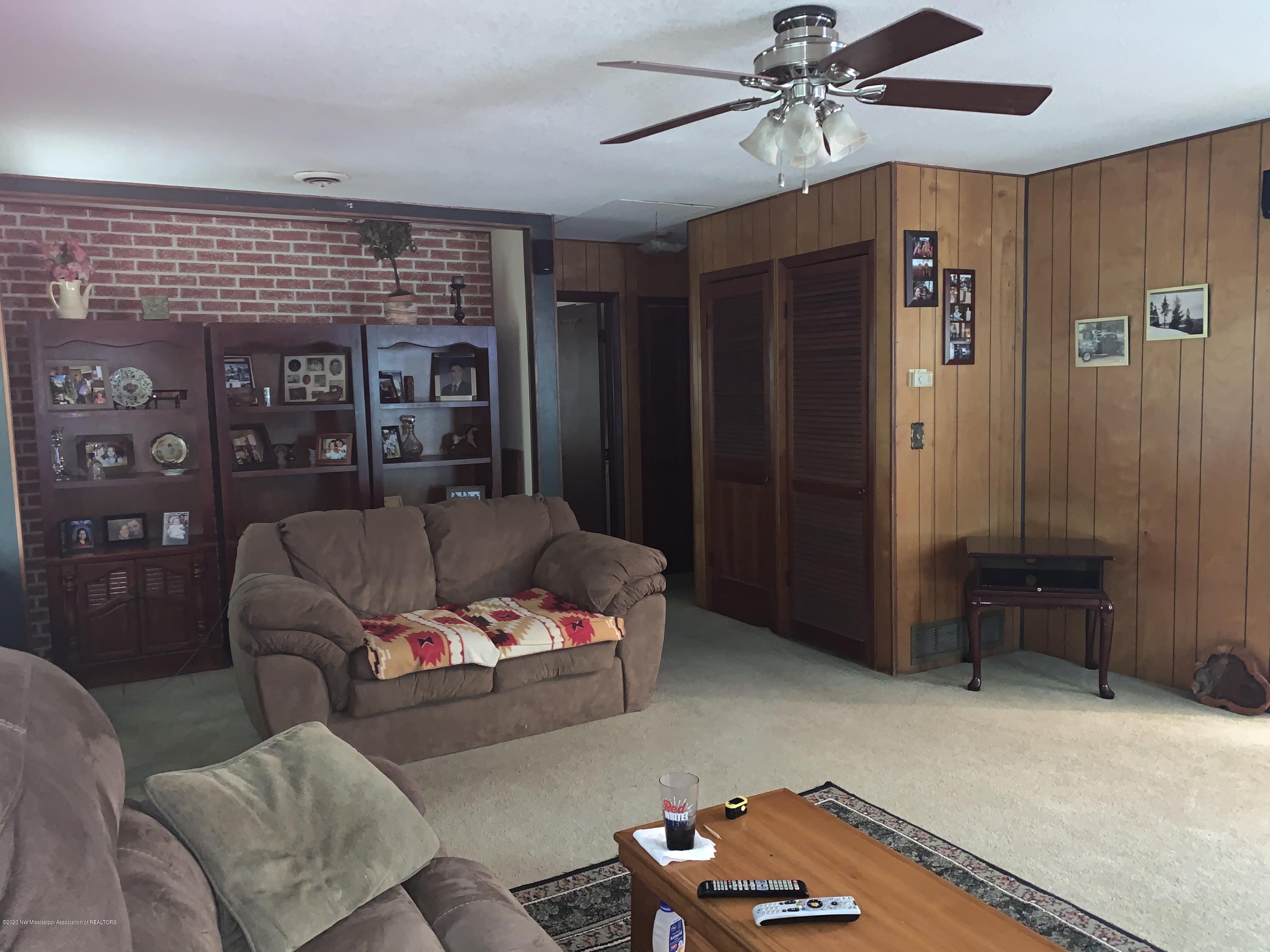 805 Stonewall Road Byhalia, MS 38611 - Photo 4 of 28 IMG_4082