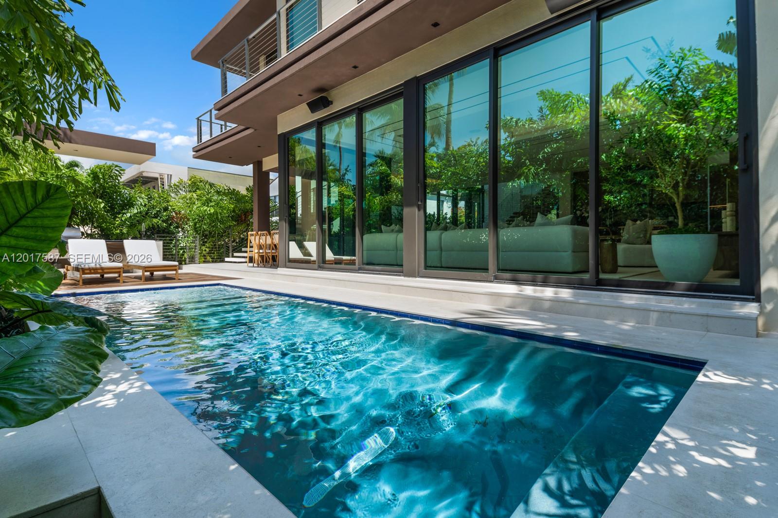 3045 North Bay Road Miami Beach, FL 33140 - Photo 3 of 45