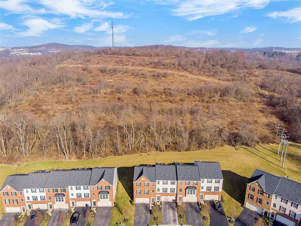 326 Maple Ridge Drive Canonsburg, PA 15317 - Photo 2 of 25 Gallery Image 2