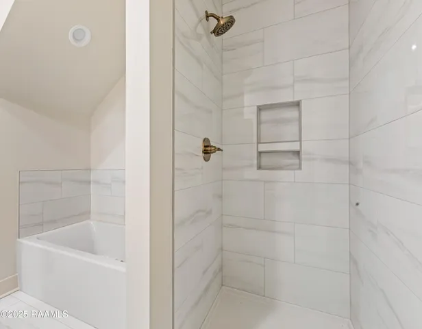 $1,925 | 216 Steiner Oaks, Lafayette, LA 70508