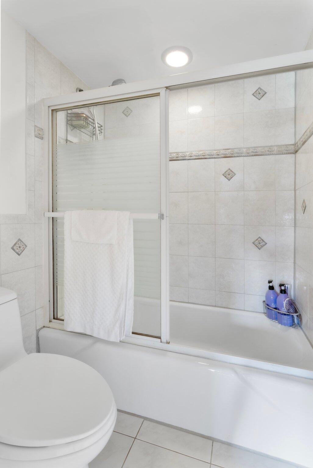 9355 Southwest 8th Street, Unit 320 Boca Raton, FL 33428 - Photo 29 of 31 31-web-or-mls-0E2A5738
