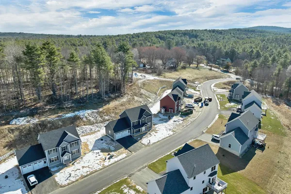 $704,900 | 10 Shelburne Lane, Concord, NH 03301