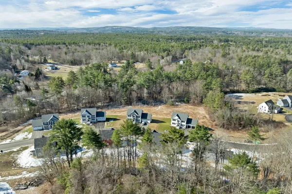 $704,900 | 10 Shelburne Lane, Concord, NH 03301