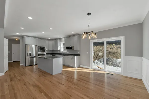 $704,900 | 10 Shelburne Lane, Concord, NH 03301