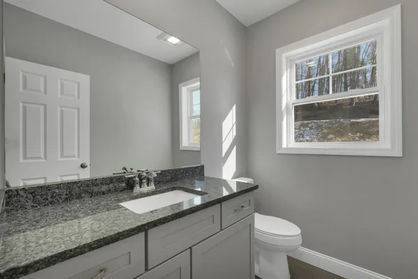 $704,900 | 10 Shelburne Lane, Concord, NH 03301