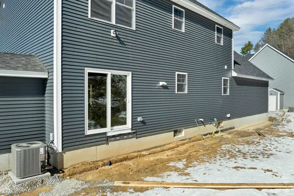 $704,900 | 10 Shelburne Lane, Concord, NH 03301