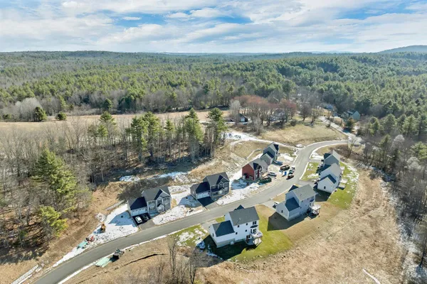 $704,900 | 10 Shelburne Lane, Concord, NH 03301