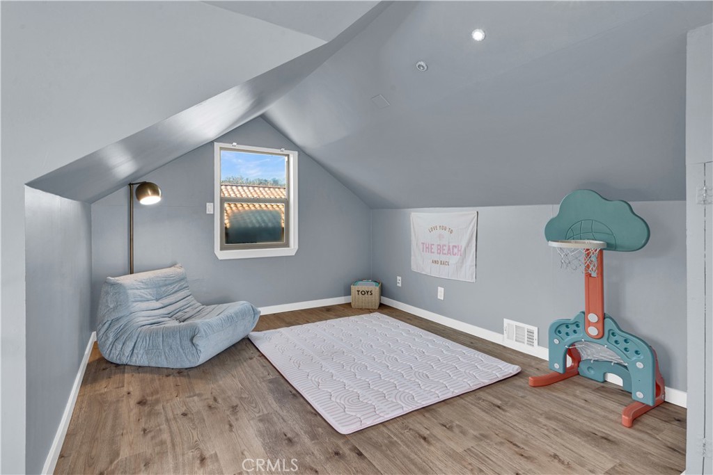 280 Tally Ho Road Arroyo Grande, CA 93420 - Photo 22 of 43 Loft, 3rd bedroom option. Has closets and own access also from outside.