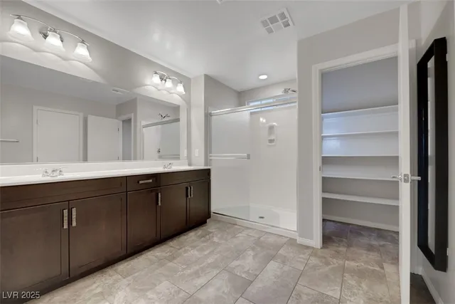 $2,525 | 173 Brighton Hills Court, Henderson, NV 89002