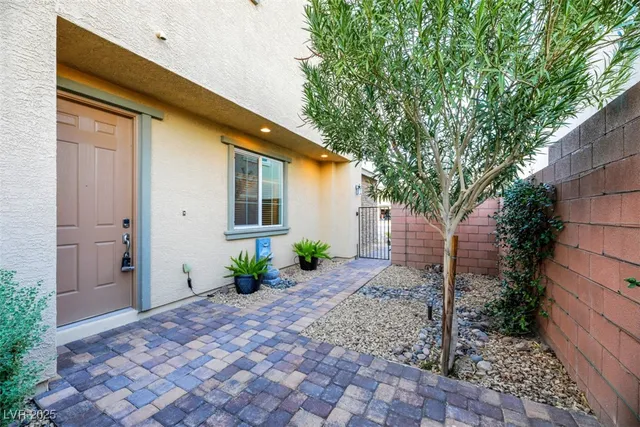 $2,525 | 173 Brighton Hills Court, Henderson, NV 89002