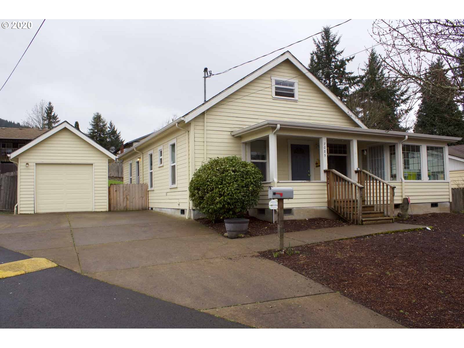 7085 Main Street Springfield, OR 97478 - Photo 2 of 25