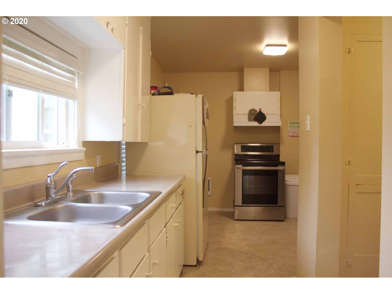 7085 Main Street Springfield, OR 97478 - Photo 19 of 25
