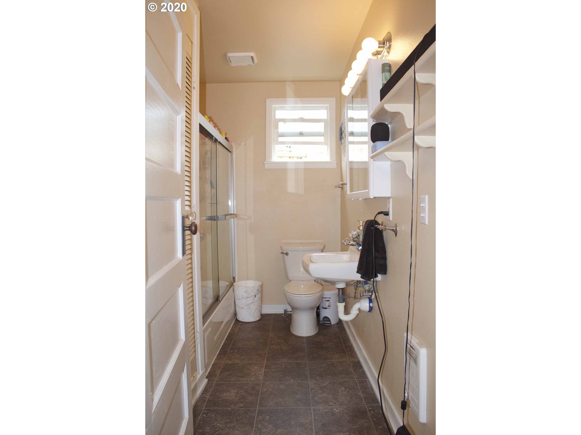 7085 Main Street Springfield, OR 97478 - Photo 24 of 25