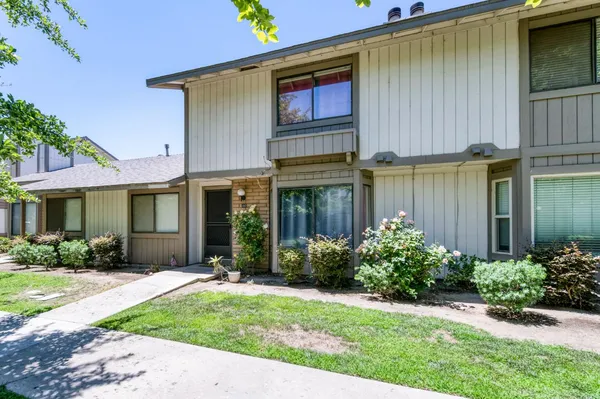 $229,000 | 4757 North Woodrow Avenue, Unit 143, Fresno, CA 93726
