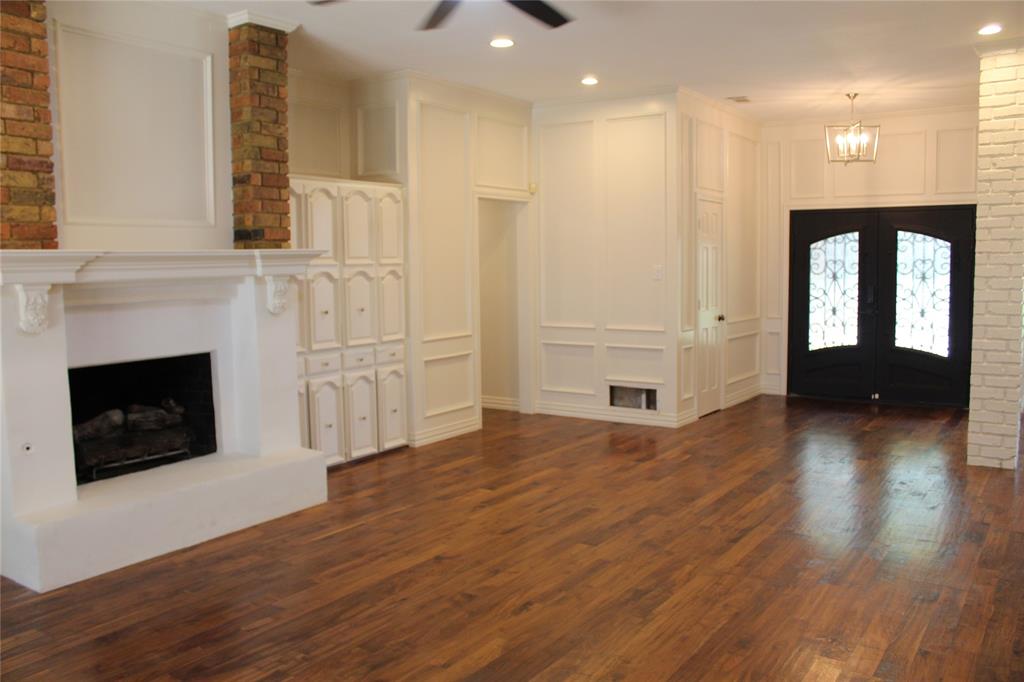 5709 Buffridge Trail Dallas, TX 75252 - Photo 3 of 31 Entry & Main Family Room