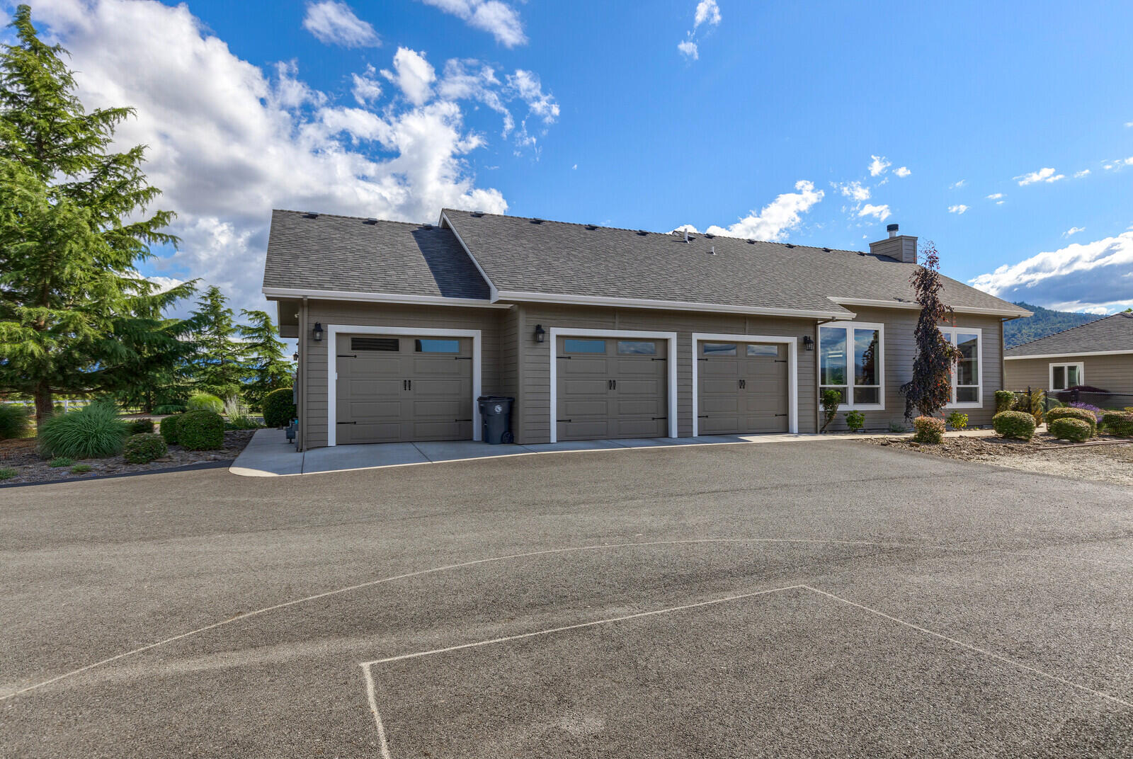 4793 Grant Road Central Point, OR 97502 - Photo 13 of 99 109_GR_109_mls