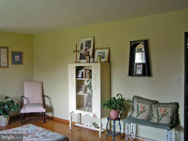 65 Suffolk Road Harrisburg, PA 17112 - Photo 4 of 12 Gallery Image 4