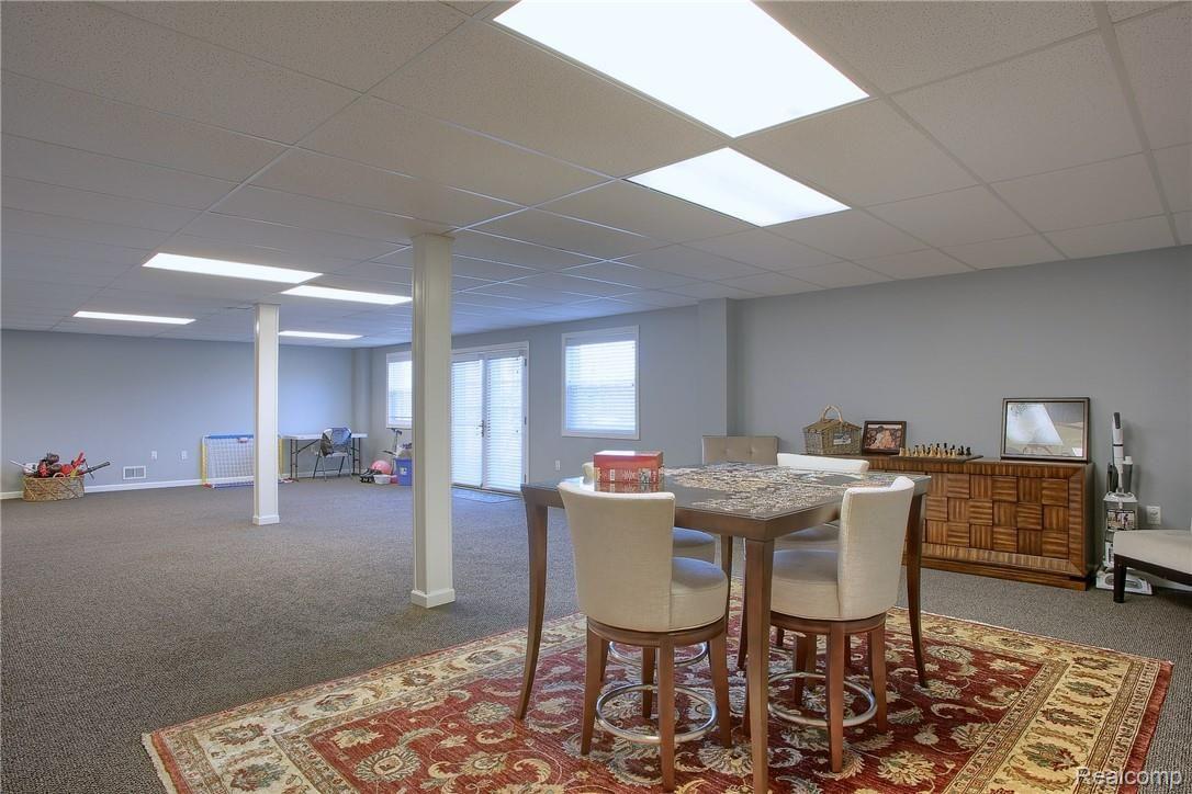 180 Londonderry Lane Rochester, MI 48306 - Photo 34 of 43 35.jpg