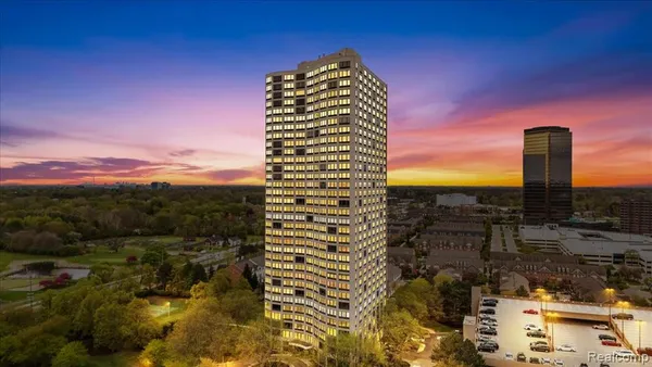 $449,000 | 5000 Town Centre, Unit 33033304, Southfield, MI 48075