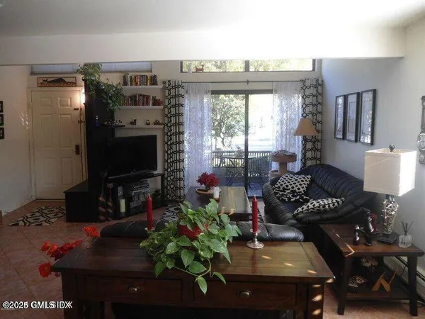 $3,000 | 1465 East Putnam Avenue, Unit 113, Old Greenwich, CT 06870