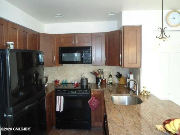 $3,000 | 1465 East Putnam Avenue, Unit 113, Old Greenwich, CT 06870