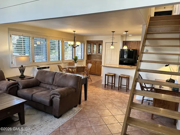 $3,000 | 1465 East Putnam Avenue, Unit 113, Old Greenwich, CT 06870