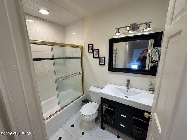 $3,000 | 1465 East Putnam Avenue, Unit 113, Old Greenwich, CT 06870