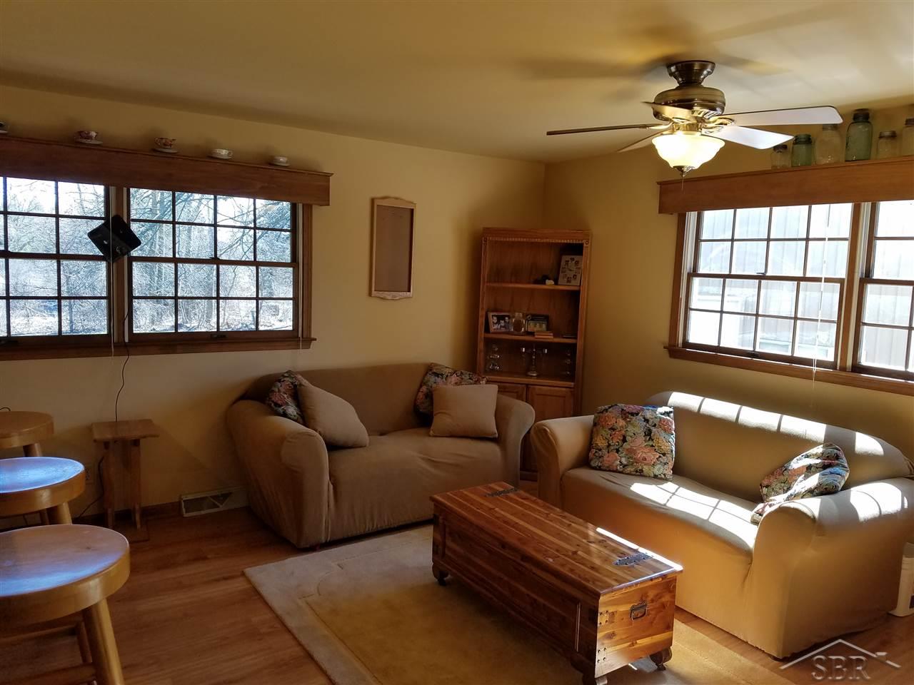 3149 Vandekarr Road Owosso, MI 48867 - Photo 4 of 24 31315495-3.JPG