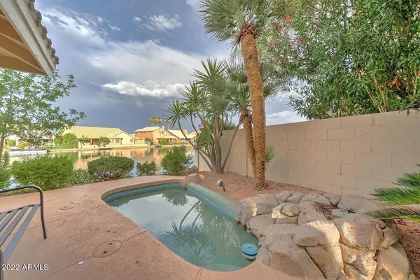 $2,400 | 517 South Marina Drive, Gilbert, AZ 85233