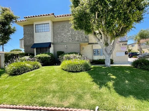 $3,795 | 17181 Elm Lane, Unit 5, Huntington Beach, CA 92647
