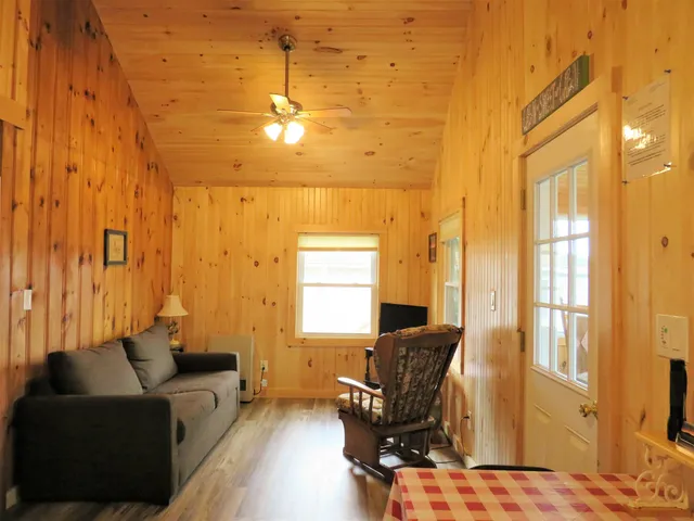 $1,999 | 135 West Shore Road, Unit COTTAGE #2, Bristol, NH 03222