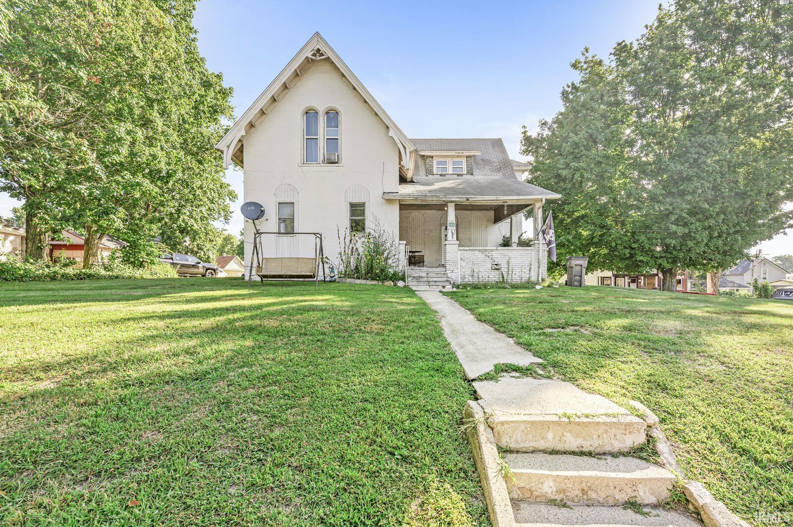 122 Crescent Street Goshen, IN 46528 - Photo 1 of 26
