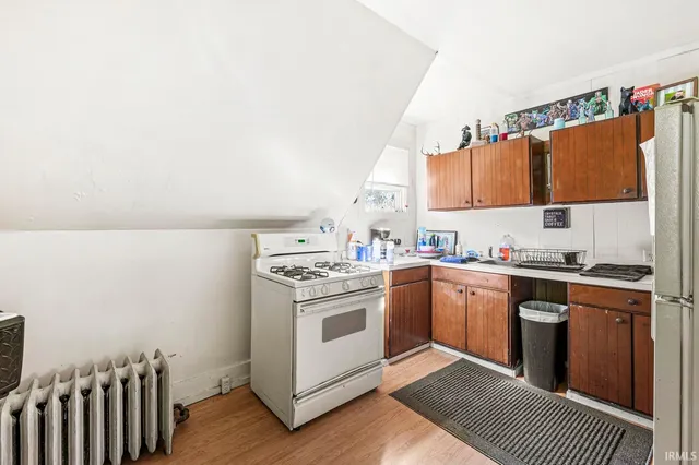 $194,900 | 122 Crescent Street, Goshen, IN 46528