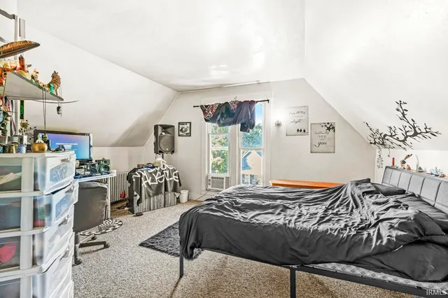 $194,900 | 122 Crescent Street, Goshen, IN 46528