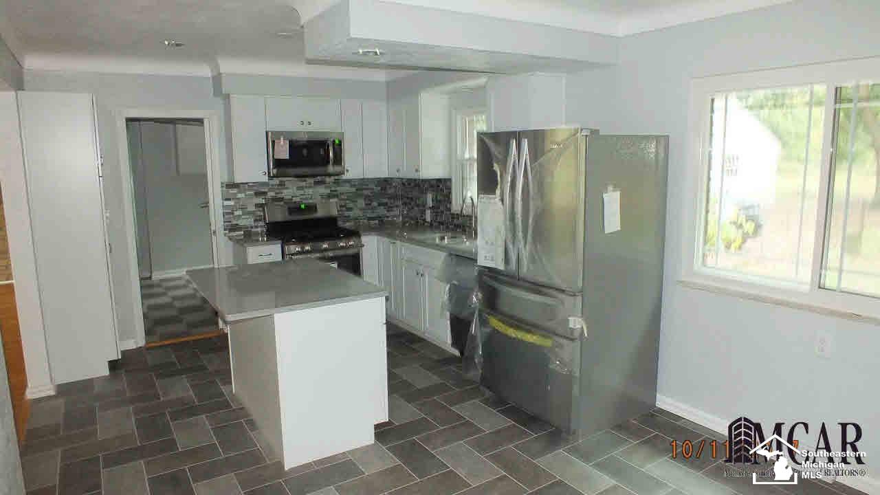 1623 West Temperance Road Temperance, MI 48182 - Photo 12 of 21 Eat-in Kitchen