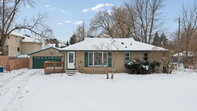 $399,900 | 761 Bartelmy Lane North, Maplewood, MN 55119