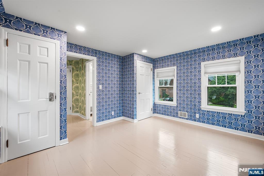 1187 Sussex Road Teaneck, NJ 07666 - Photo 30 of 36 Gallery Image 30
