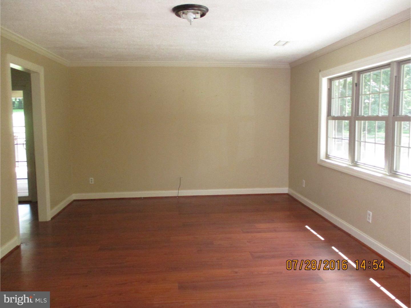 920 Forest Road Perkasie, PA 18944 - Photo 3 of 20 Living Room