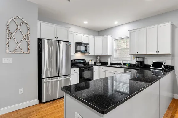 $543,000 | 12 Mill Pond Road, Brentwood, NH 03833