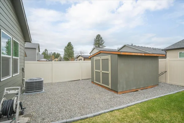 $469,900 | 5904 West Youngstown Lane, Spokane, WA 99208