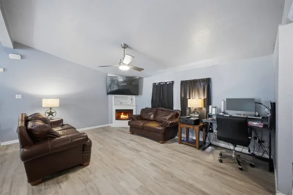 $175,000 | 704 Riley Street, Rockdale, TX 76567