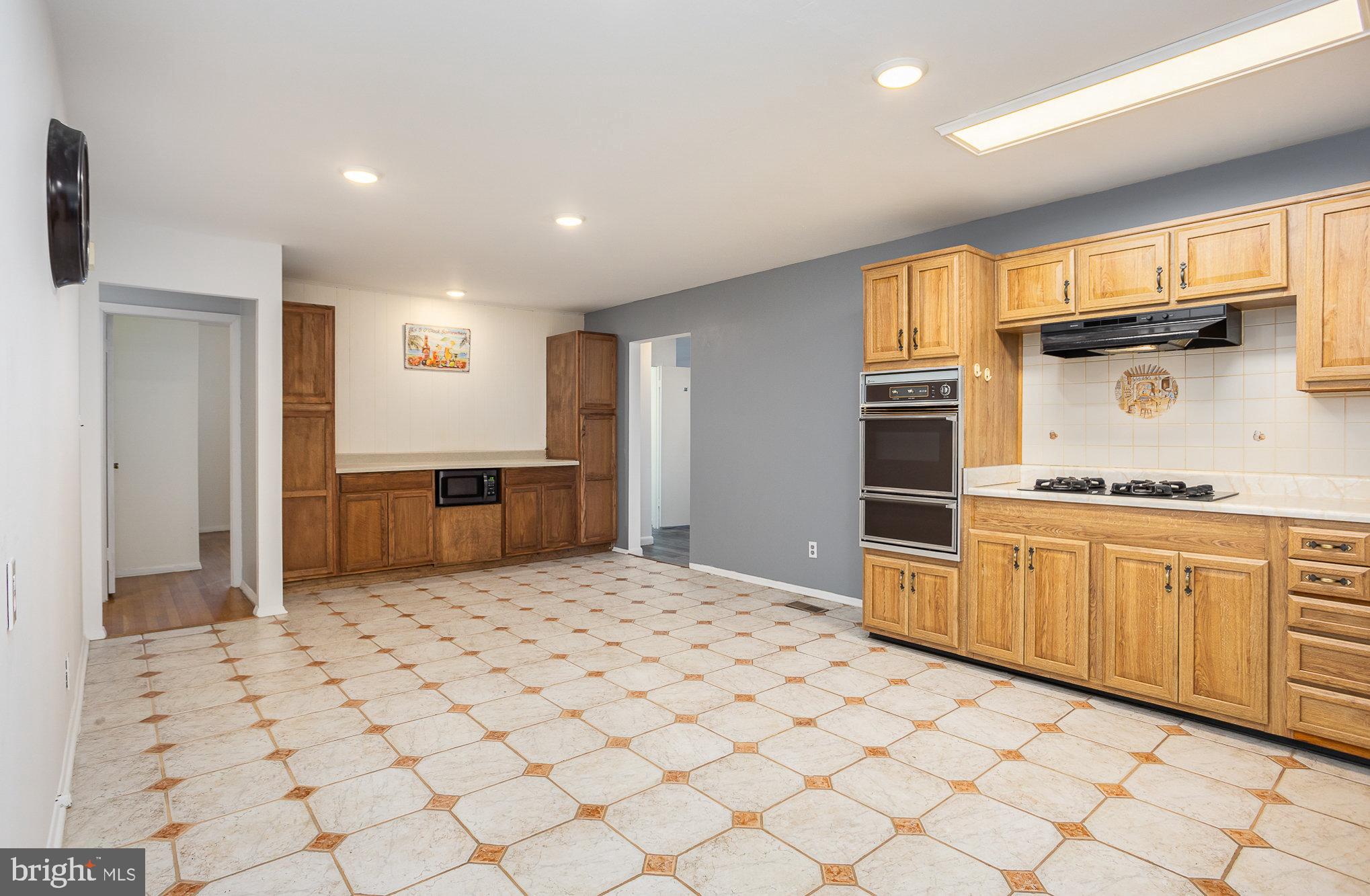 4313 East Joppa Road Nottingham, MD 21236 - Photo 11 of 38